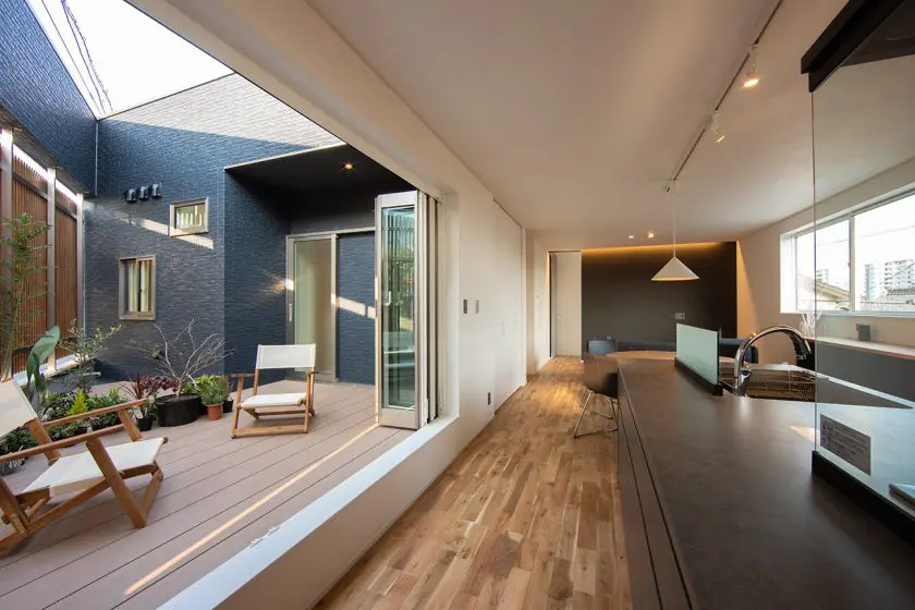 テラスのある家 ― 蒲郡市「大塚の家」二世帯住宅